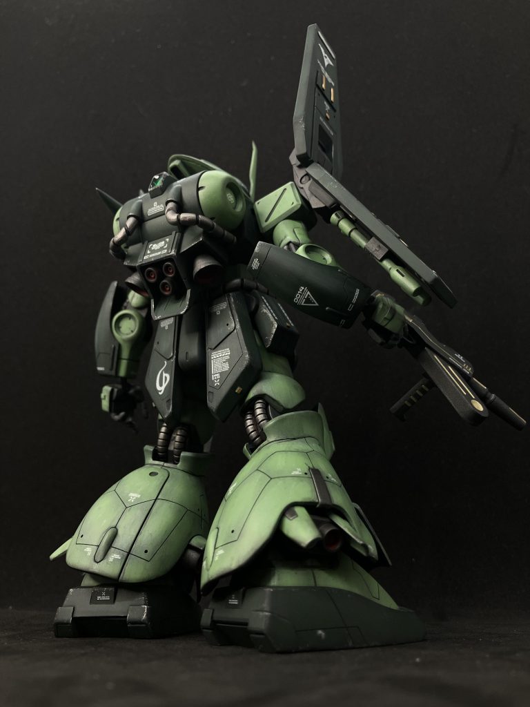 デカールも何となく雰囲気で貼りました。