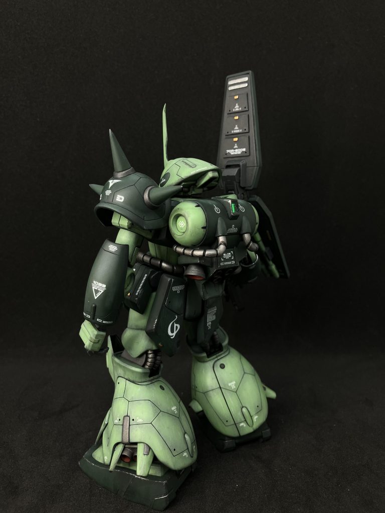 あまり本気でZガンダムは見ていないので、本当は良く分からない機体ですが、カッコいいので作ってみました。