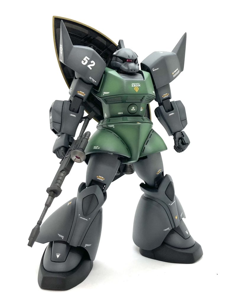 キット、素組みのもっさり感もキライじゃないんですけどね😅…  今回はとにかくスタイリッシュに見えるようあちこちイジってみました。