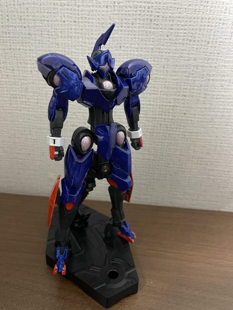 素体モード。初めての筆塗り。エアブラシも缶塗装も、今の環境だとやり辛く、でも、好きな色を塗りたいと行き着いた先が筆塗り。塗装イメージは最近ハマってたＡＣ６の自身のカラーリング。