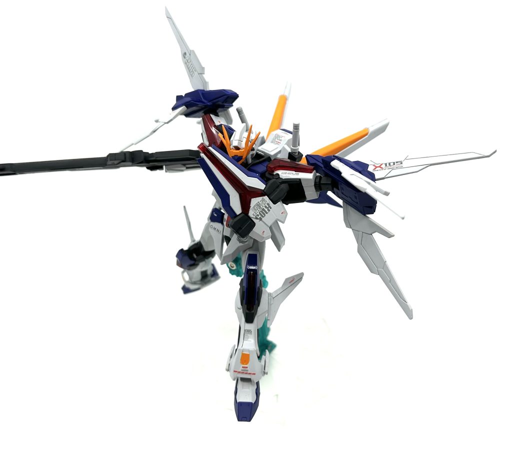 EXシールド。アブソーブシールドのようなエネルギー吸収機構は備えられていないが、代わりに後述する武装を展開できるようになっている。