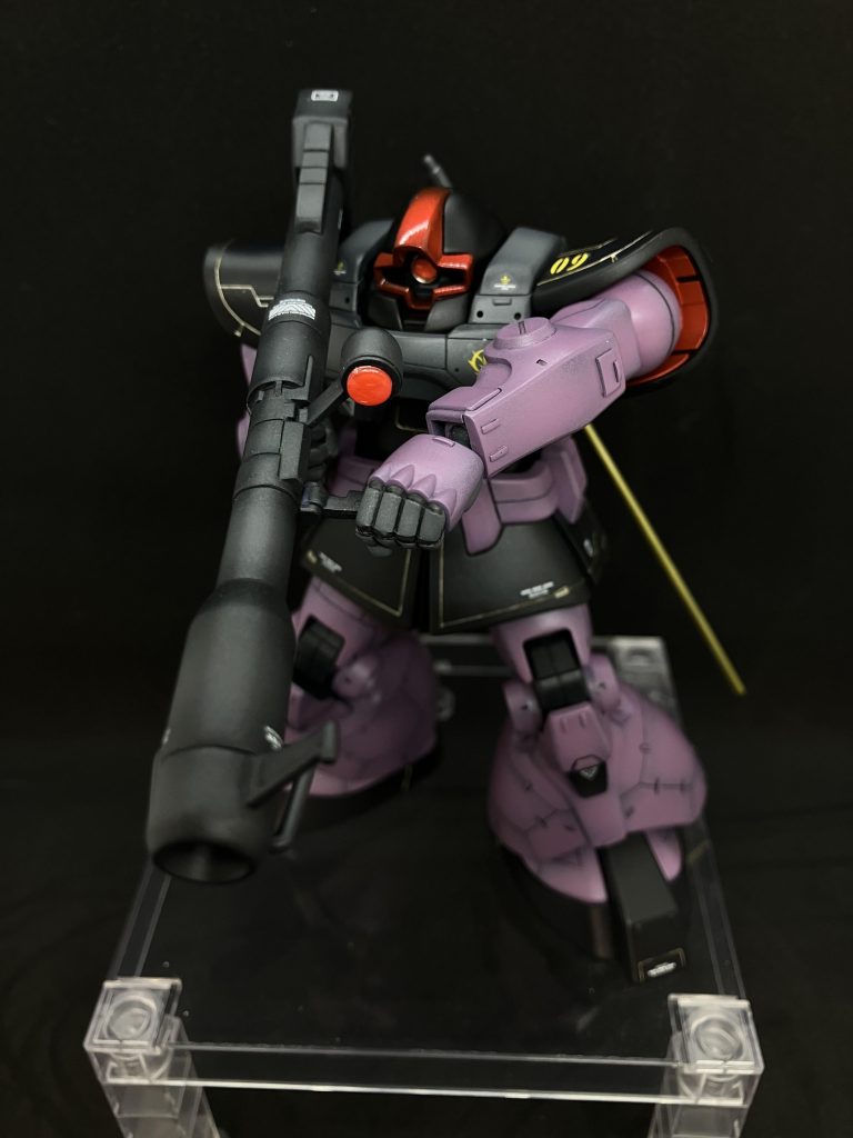 前回作品のドム。（マッシュ機？）バズーカーを持たせて！