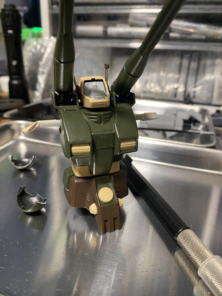 筆塗りで2度塗り3度塗りと繰り返していきます。