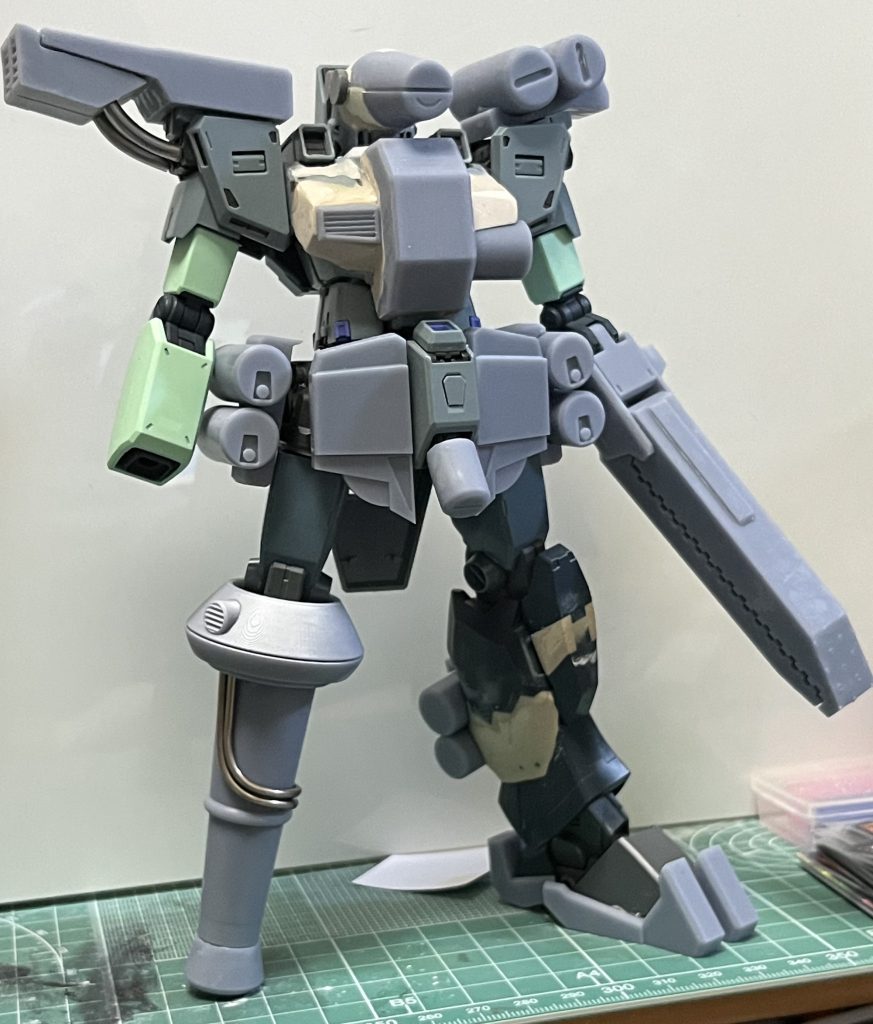 3Dプリンタで製作した部分も全体のバランスやイメージが違う物は何回か作り直して入れ替えを行っています。