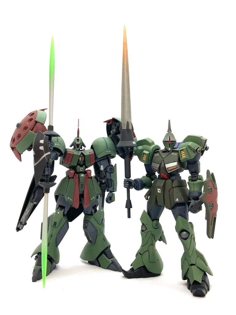 機体名が判明いたしました。ギャン・クリーガーとR・ギャギャだそうです！