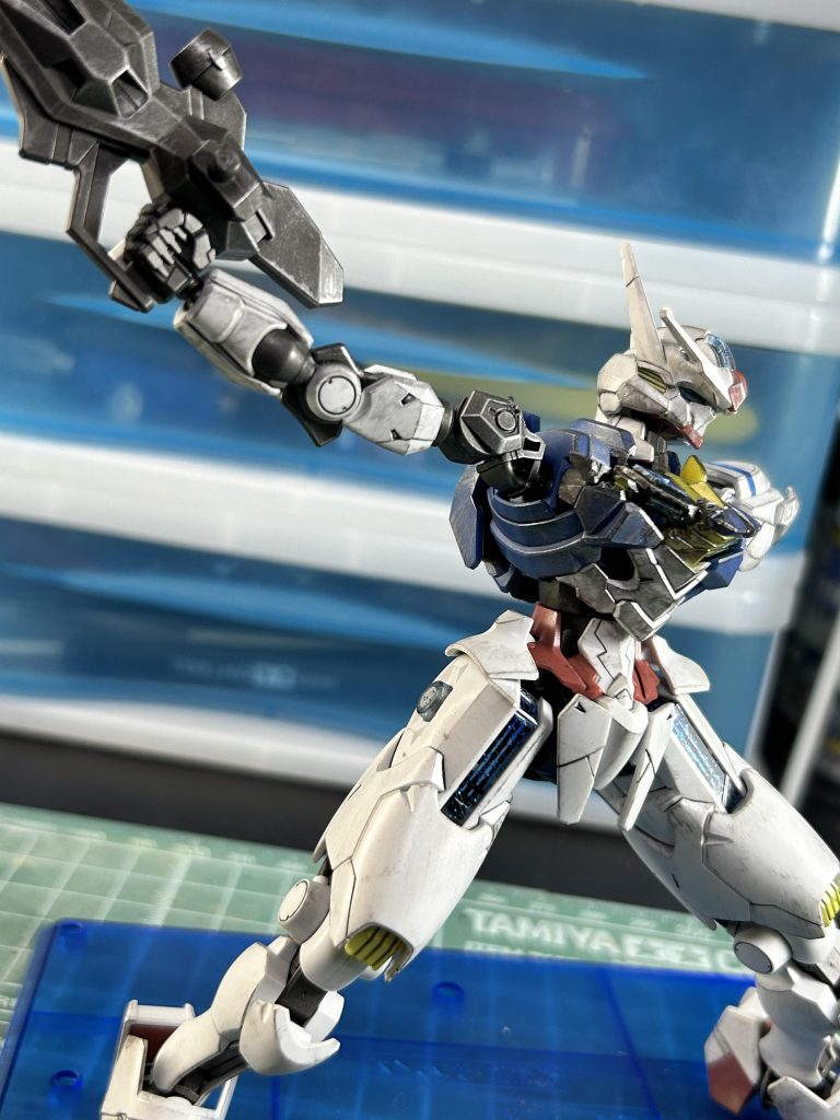 ミカエリスに肩アーマーをやられた時のポーズ