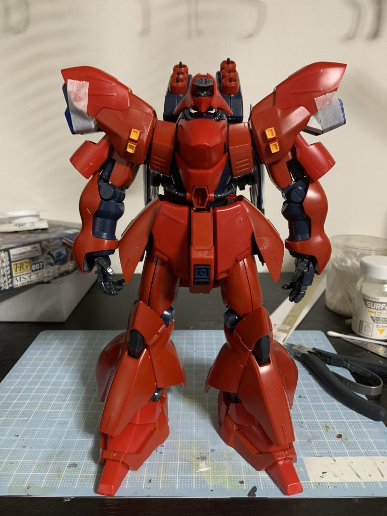 やっぱ大人気モビルスーツですよねー仮組の時に思わずにやけてしまいました( ̄▽ ̄)でかいしブテとしてるしこれでいてデザインかっこいいしまた作りたいですわ。ここ最近良い事なくて…スマホ壊れるわ…仕事上手くいかないわ…完成したら全て吹き飛びました❤️