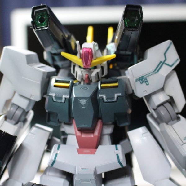 セラヴィーガンダム　1/100　デザイナーズカラー