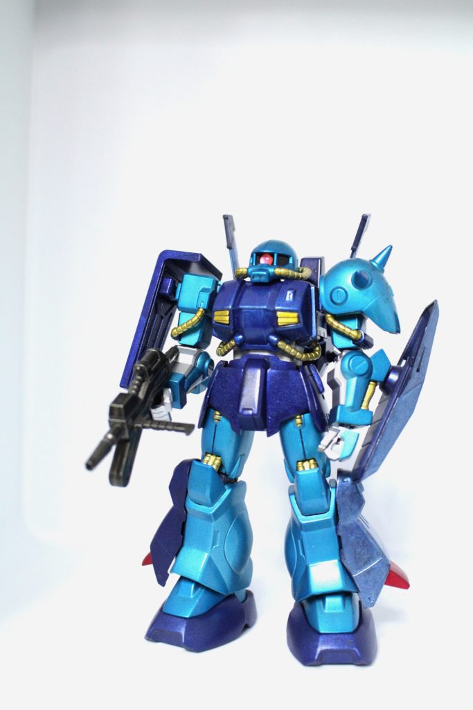 なにも分からずガンプラ作り始めた作品って、今見ると塗装が荒く下手なりに楽しんでる感があるっていうのに気づかされました。しかし制作の腕前は今でも上がらないねえ・・・(汗)