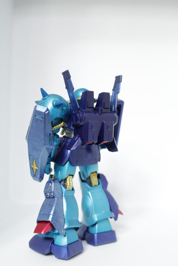 後ろ他は筆塗りです。塗装にムラがあるし、ムラになったんで、片方は塗装やめちゃって放置プレイにw