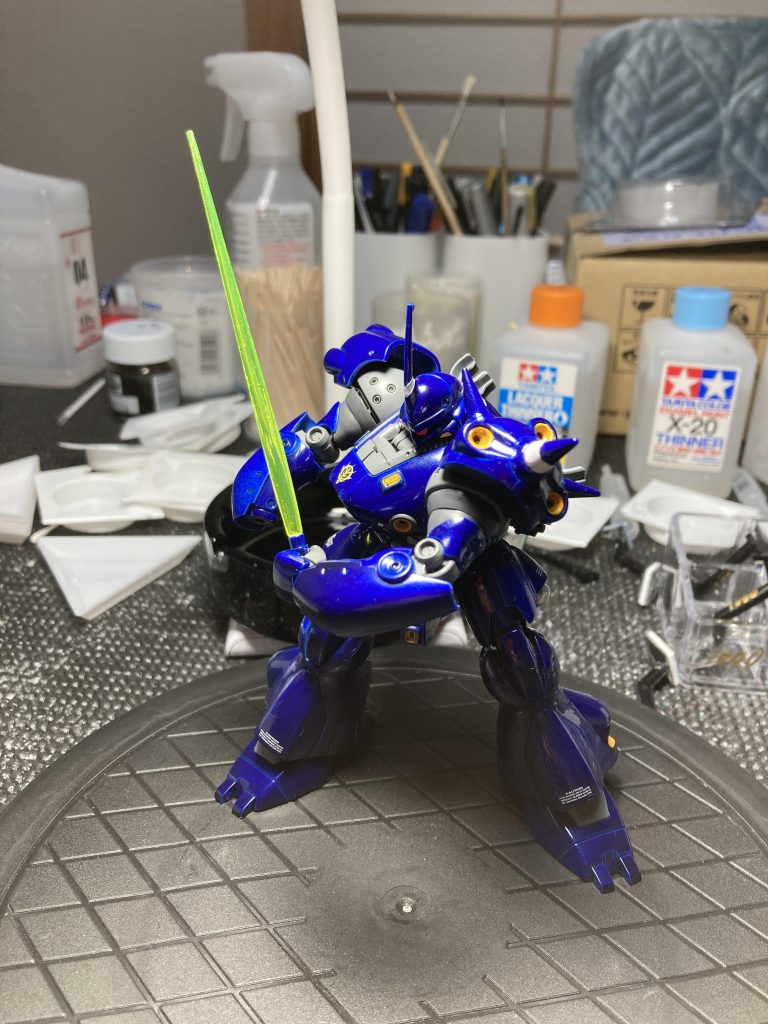 ビームサーベル、若干太い感じがしますが力強くて良いと思います。