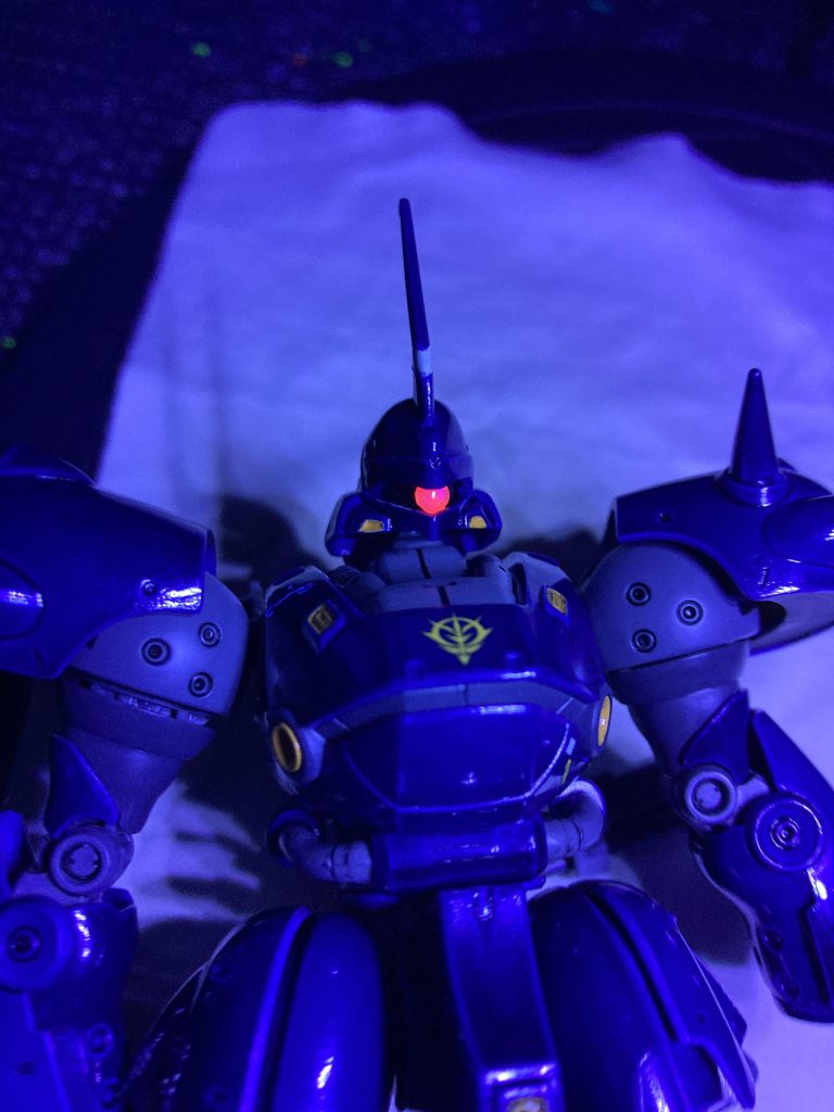 Hアイズのサイズが少し大きく、また、内部を加工しないとヘルメット部が入らなくて焦りましたw