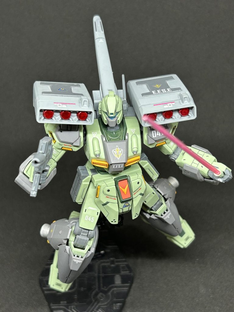 プラ板を少々貼ったり、前スカートや背部スタビライザーの位置を少しだけ移動してみました。