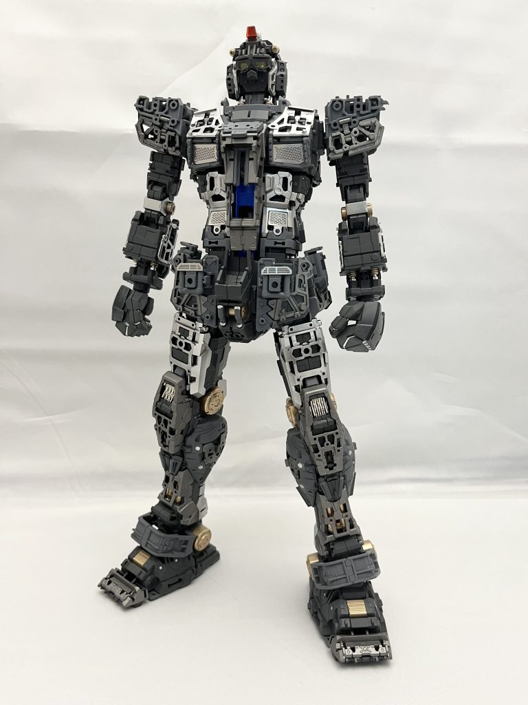 メッキパーツは全て落とし、全塗装です。