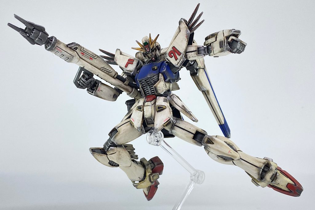 ここまでお付き合い頂きありがとうございました!家にはまだまだ積みガンプラが沢山あるので、前回のルブリスのように作り込んだり、今回のようにサクッと仕上げたりして、楽しい模型ライフを今後も続けようと思います。ガンプラは自由なので!