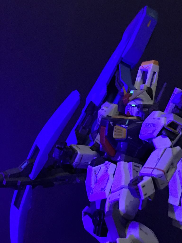 UVライト当ててみました。