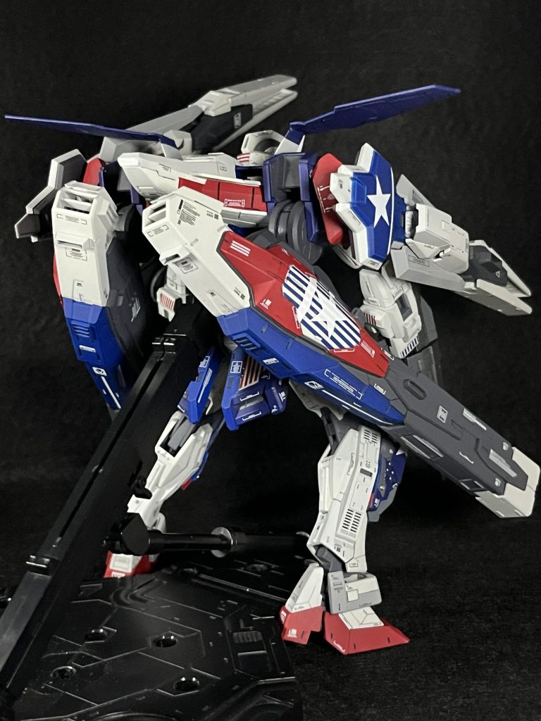 毎日のように遊んでるソウルキャリバー6でメインキャラのシャンファをUSA柄にして使ってるのでガンプラでも応用です