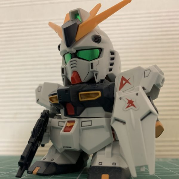 BB戦士　νガンダム