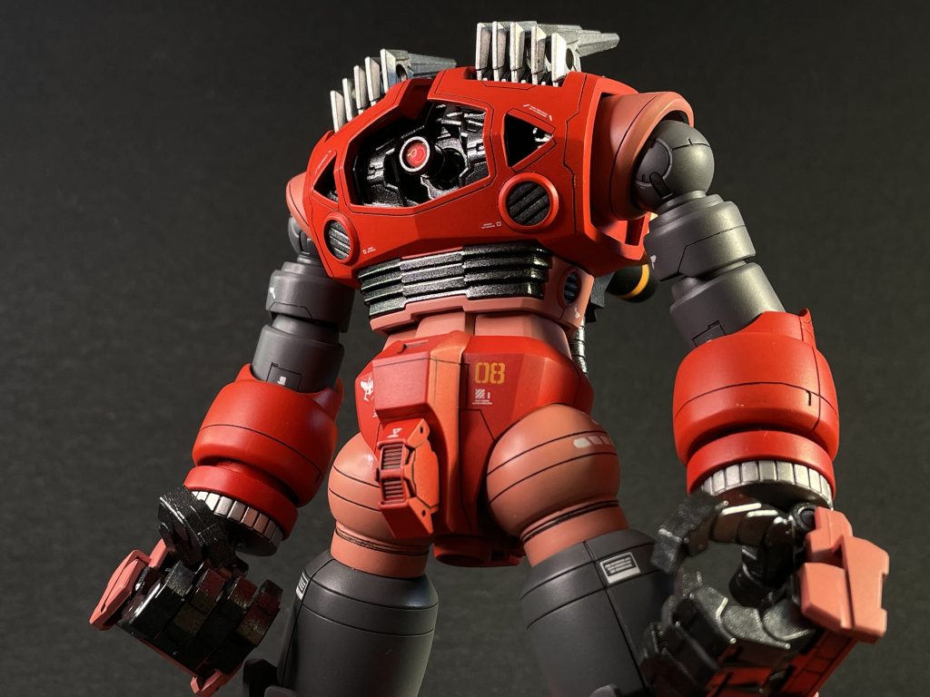 モノアイのカバーは付けていません漢シャアが乗る機体ですから当たらなければどうということはないのです