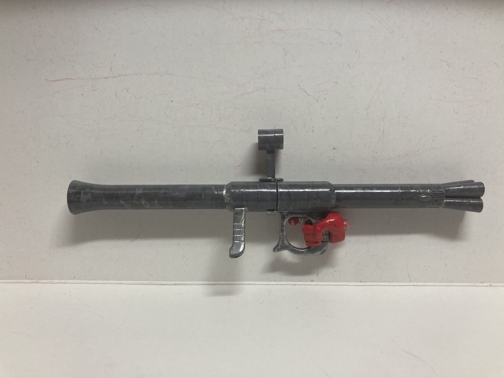 一応バズーカも作りましたが、付け替えるときに破損するのが怖くて、まだ一度も取り付けていません。