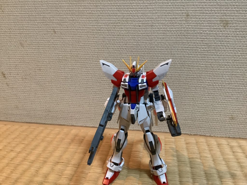 まずは正面から