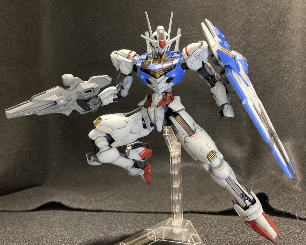 ヒザの上にあるシイタケ部分はプラ板で自作です。