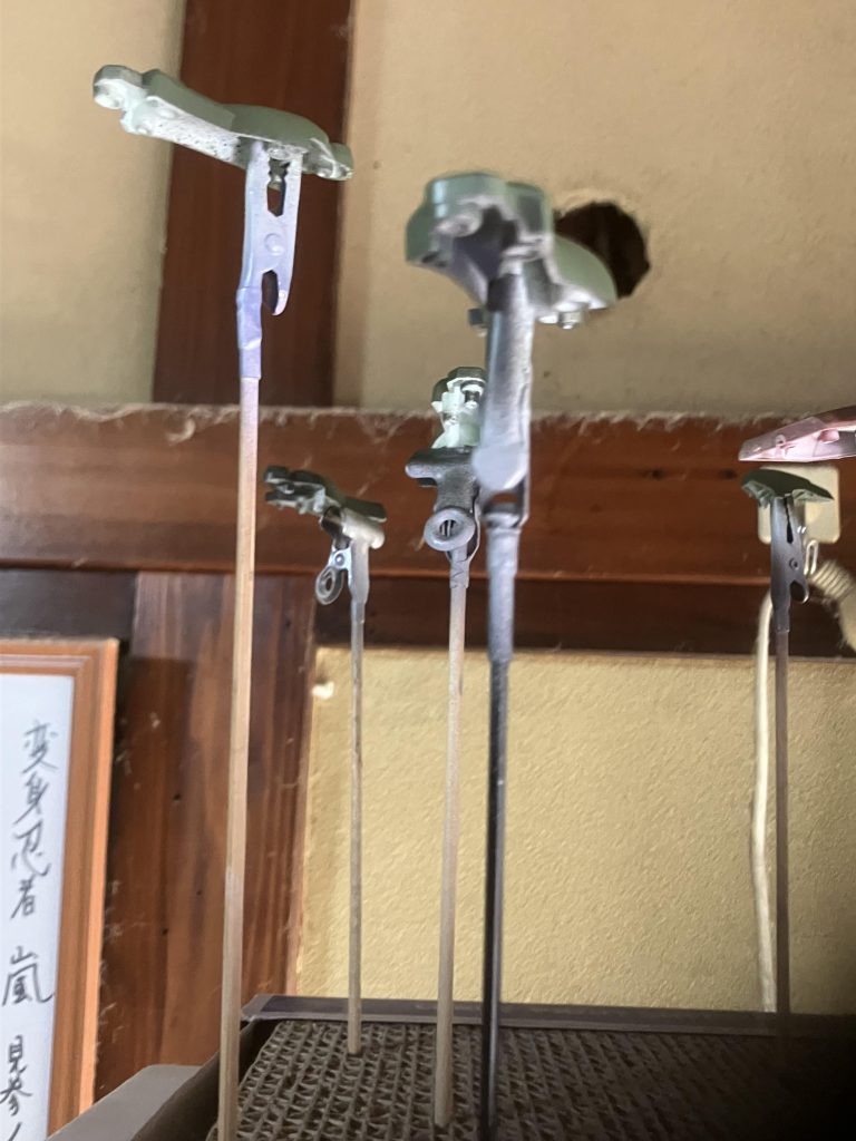 ガンダムマーカー ホワイトで 本体を 塗装しました。