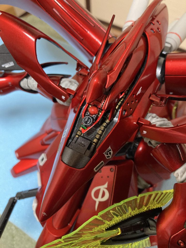 コックピットを塗装しようと思って探したら、滅茶苦茶小さかったですw