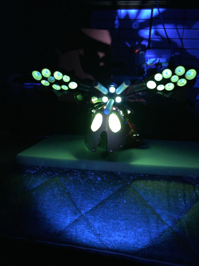 バーニア類を蛍光イエローで塗装