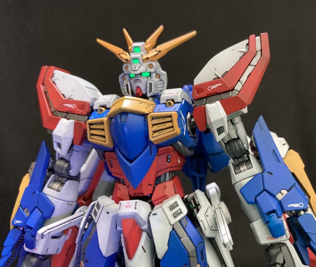 カメラ部はブラックライトで光ります。