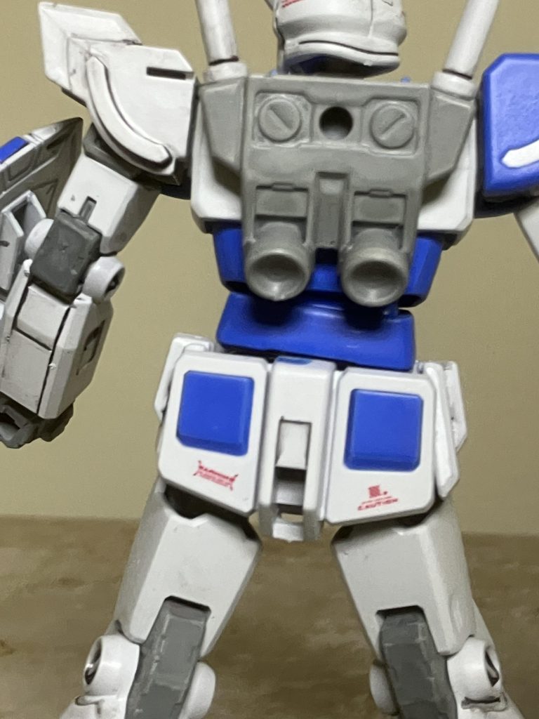 ランドセルは RX 78-2 ガンダムの物を 使用しました。一応 試作一.五型なので また 左肩のパーツを 無くしましたが そのままに しました。