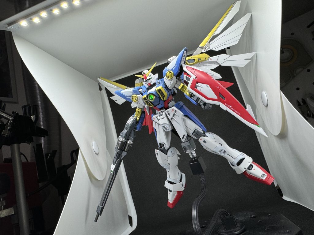 翼の展開ギミックは流石のRGです。