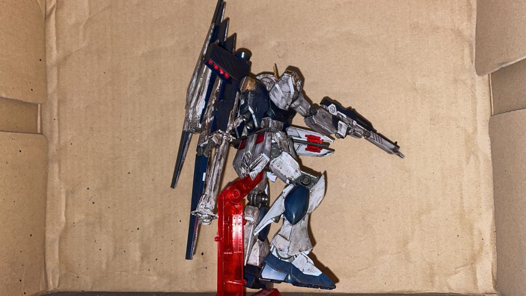 RX-93 ν GUNDAM–3枚目/制作者：薩摩模型塗装工務店