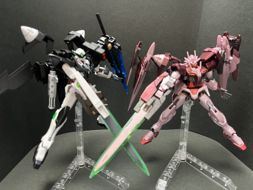 ガンダムエリクシア&トランザムライザー刹那『お前達はガンダムか?クレア『ガンダムだ!ソレ子『え、あのどういう💦一同『…刹那『俺が!クレア『俺達が!ソレ子『が、ガンダムですっ!※前作品のリクシアやエリクシアのネタ混じりすいません