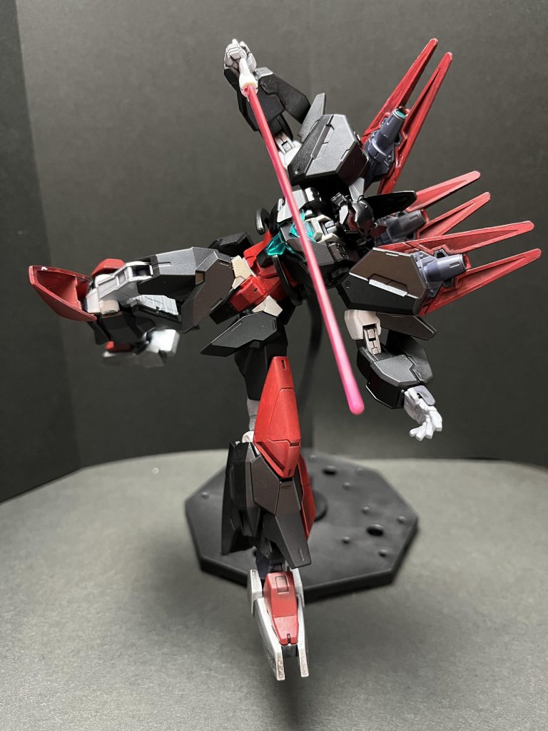 以上、スローネ・イヴでした!tamaニキとコメントでビルドダイバーの話してたら急に思いついた子スローネと書いてますが、実は顔はジャンクを組み合わせたオリジナルです。最初はバーザムかなとか考えてたんですが、友人に見せたらスローネみたいで良いね!て言って貰えたのでそのままいただきました✨悪役作りたんのすぃー!!