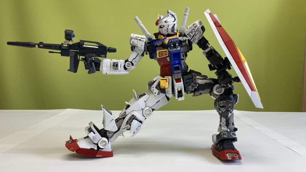 半分は内部パーツを見せる様に！