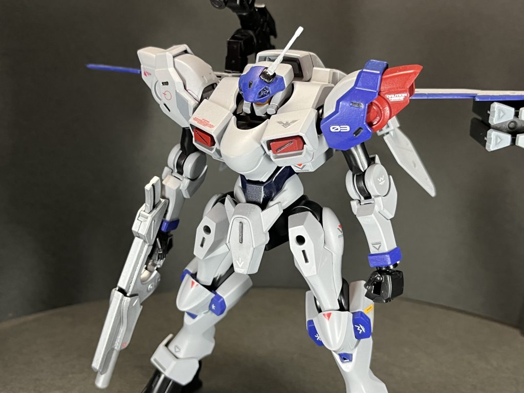 とある地域のペイル社(エランのいたメーカー)試験場がテロリストにより襲撃される。近距離、遠距離、電子戦それぞれに特化した試作ザウォート3機を奪取されそうになるが、現地の学生が搭乗してこれを撃退。その後も目覚ましい戦果を上げる。これによる戦闘データ、改善点を元に作られたのがドラグーン本機である。以下、試作機の学生パイロット達から一言セーン・ワカバ『ザウォートだ!当たると痛ぇぞ!サップ・オセアノ『どすこーい!レフト・ニューマン『インタビューより可愛い副官を付けていただきたい!なんでこのバッタモン達生き残れたの(´ω`)?ここからはドラグナーOPに乗せてどうぞ!(ポエムじゃなくて歌詞やでw