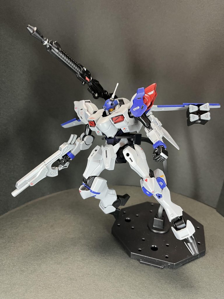 以上、ザウォート・ドラグーンでした!バックパックが2穴式じゃなくて少し想定と変わりましたが、なんとか仕上げ✨ミサイルは丸型のも用意できたんですが、なるべくありもので作りたいのでこのまま(ケチったんじゃないよ?❤️ザウォートヘビィのレールガン余ったので何かに使おう\(//∇//)\