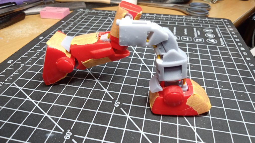 足の関節を内部骨格として作成しました。