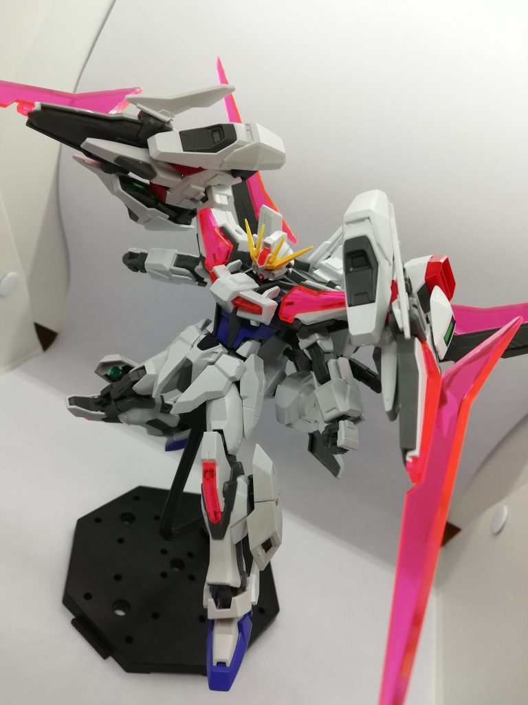 ビルドストライクエクシードギャラクシーtypeエール  ポージング写真–2枚目/制作者：リチウムイオン