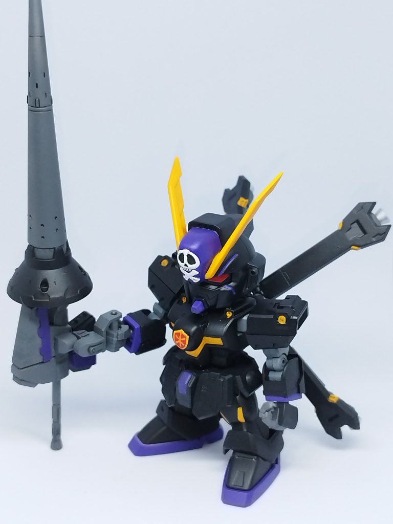 グリップを回転させて、↑画像の様に武器を立てて持たせることも可能です。せっかくのクソデカ武器なので、ここは『Zガンダムみたくハイアングルで長物を立てて持たせる』ビジョンを意識して作成してました。イメージがそれなりに形になって満足してます。