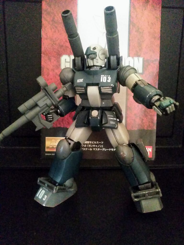 このキットには｢劇場版 ガンダムⅢ｣で披露された、ガンキャノン専用❓の｢ハンドグレネート｣が両脹ら脛外側に収納されています🧐何気に芸が細かい 😊 