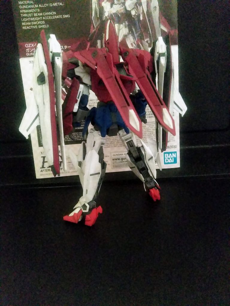 「プレバン」出身な訳ですが、この如何にも「高機動タイプ」と云う様相に一目惚れして仕舞いました😋 なので「1号機+拡張セット」と「G アスクレプオス」共に、懲りもせず衝動買いです😤