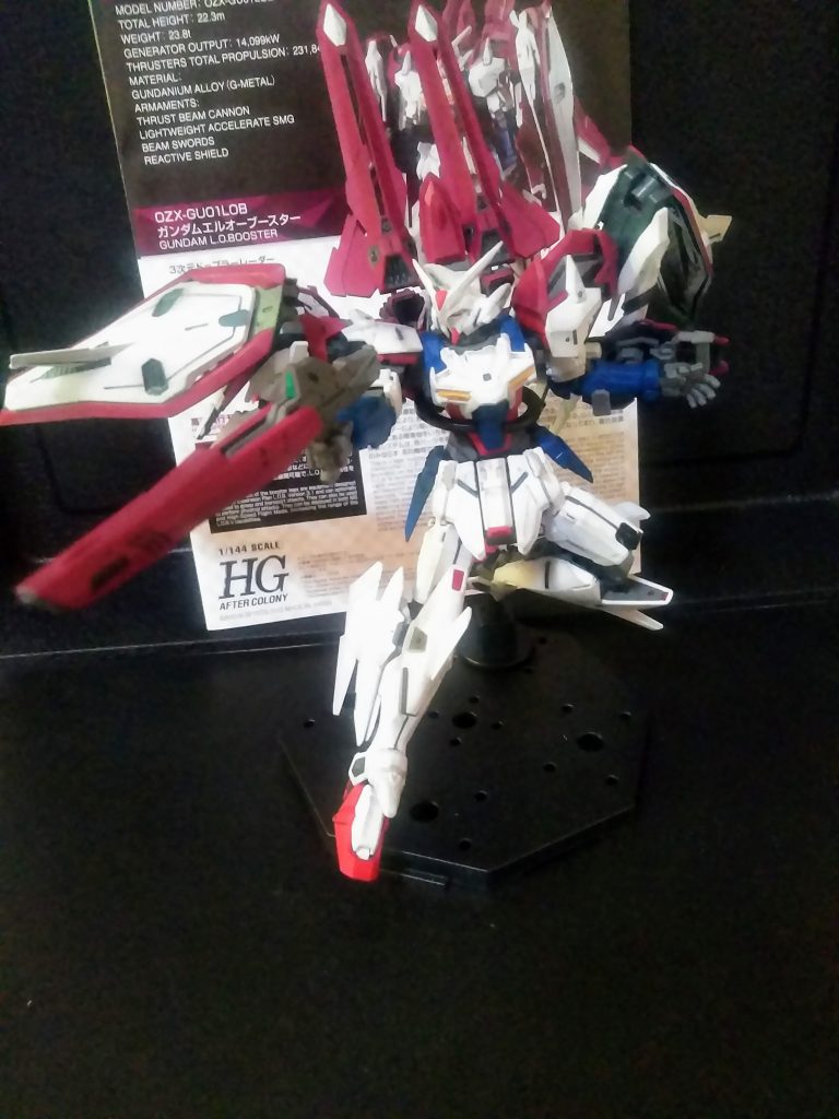 御覧下さいこの「凛々しい御顔」 実に「我こそは主人公機体❗」としてのアピールが半端ない😑手に持つのは「アクセラレート サブ マシンガン」と成ります🧐 サブマシンガン❓🤔