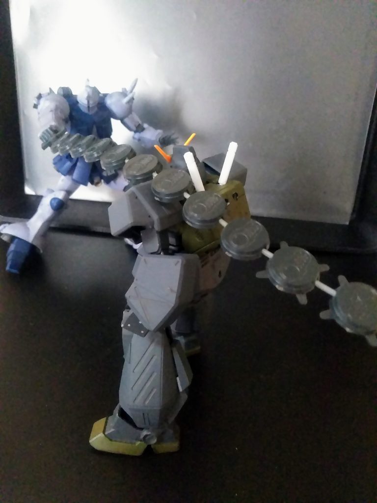 折角 目標を眼前に捉えたのに望まぬ会敵❗ 兎に角邪魔な「セシリスさん」に「チェーン マイン」をお見舞いです😏