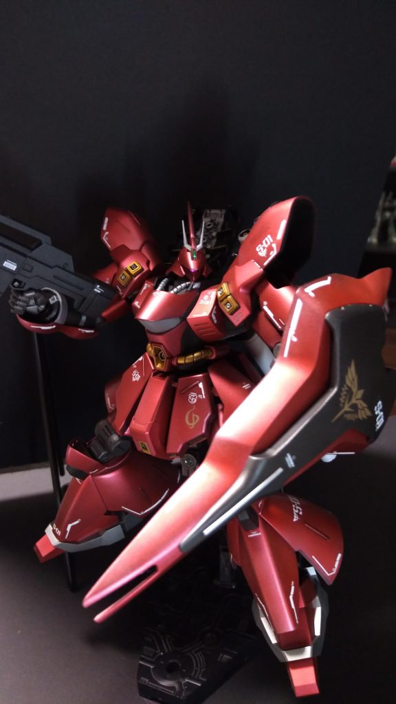 いつものパッケージアート風ポージング撮影です。光が反射して撮影は毎回苦労するのですが今回はベストポジションの光量を探して部屋のあちこちで撮影してみました。