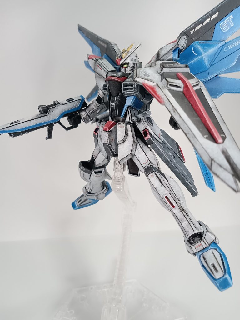 舞い降りる剣 的な。