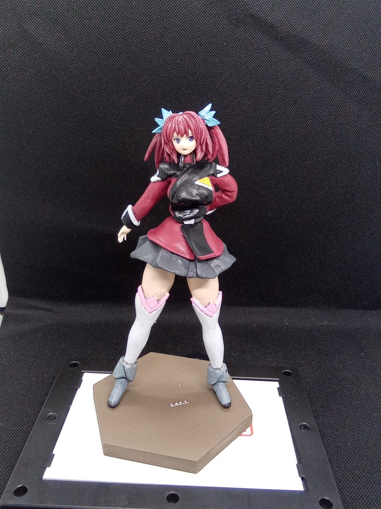 作ってみてから髪飾りはカチューシャのような気がしてますが・・詳細わかったら造り直しますw　服装はこんな感じかな～という感じ設定画だと頭身に違和感があったので自分好みに調整  