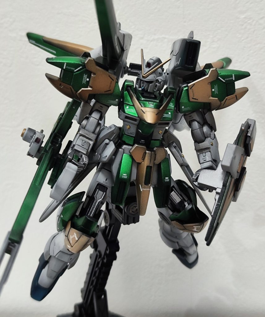 ホワイトはシルバーサフ立ち上げです。私の使用感としては白黒灰のパーツ向きと感じました。