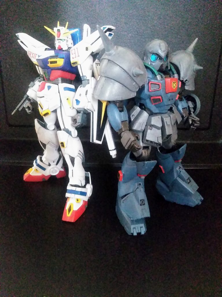 並べてみるとコンナ感じ🤔             身長は「デナンゾン 14.0m」「RXF 91 15.4m」との事🧐 自分的にはMSは此れくらいが、丁度いいと考えます😊